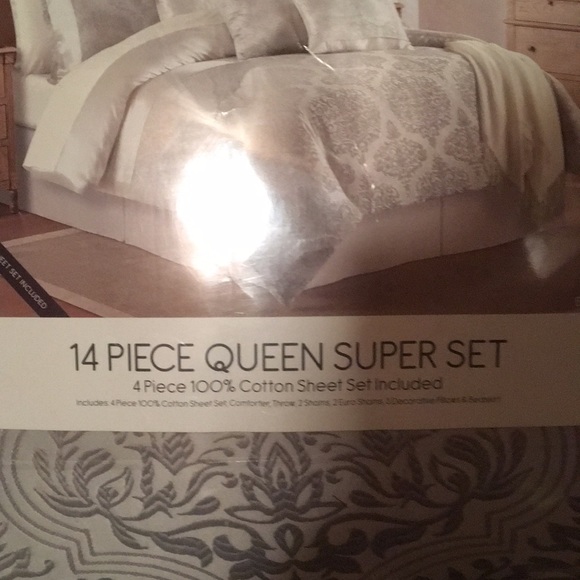 Brandon Queen bed set - Picture 2 of 6